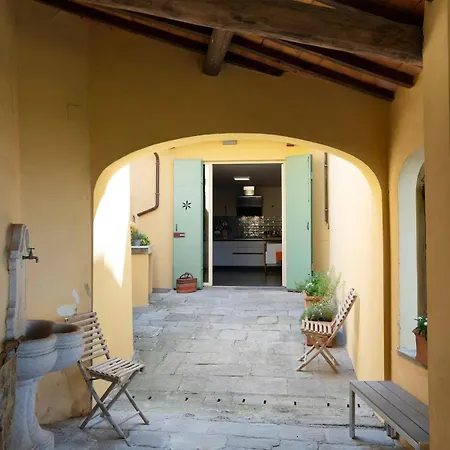 Situato Sulla Prima Collina Con Vista Magnifica شقة