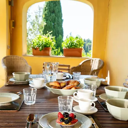 Situato Sulla Prima Collina Con Vista Magnifica شقة *