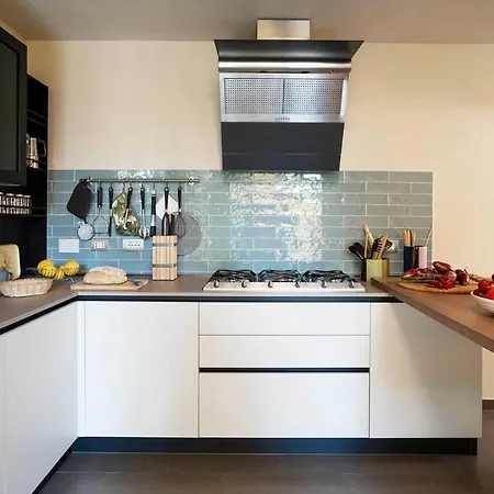 Situato Sulla Prima Collina Con Vista Magnifica شقة *