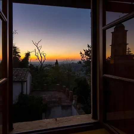 Situato Sulla Prima Collina Con Vista Magnifica Apartament
