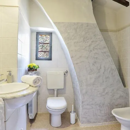 Apartament Situato Sulla Prima Collina Con Vista Magnifica