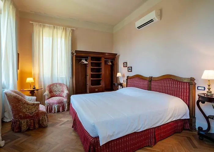 Situato Sulla Prima Collina Con Vista Magnifica Firenze